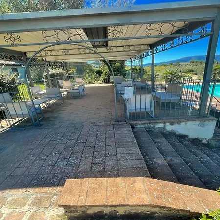 Villa Spoleto-poolside Slps 20, One Hour To Rome, Fabulous Gardens, Bbq Area, Pool