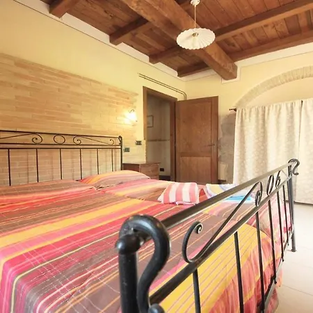 Villa Spoleto-poolside Slps 20, One Hour To Rome, Fabulous Gardens, Bbq Area, Pool