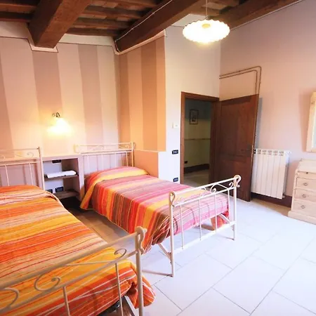 Spoleto-poolside Slps 20, One Hour To Rome, Fabulous Gardens, Bbq Area, Pool Villa