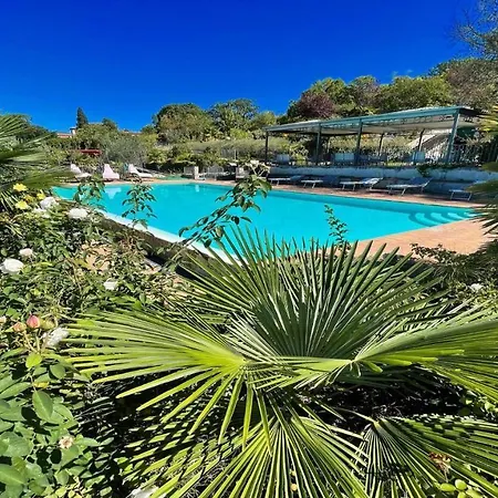 Villa Spoleto-poolside Slps 20, One Hour To Rome, Fabulous Gardens, Bbq Area, Pool *