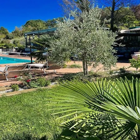 Villa Spoleto-poolside Slps 20, One Hour To Rome, Fabulous Gardens, Bbq Area, Pool Spoleto
