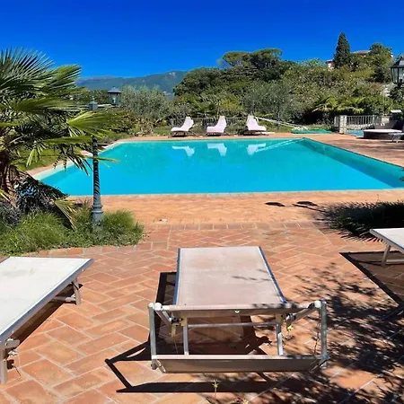 Villa Spoleto-poolside Slps 20, One Hour To Rome, Fabulous Gardens, Bbq Area, Pool